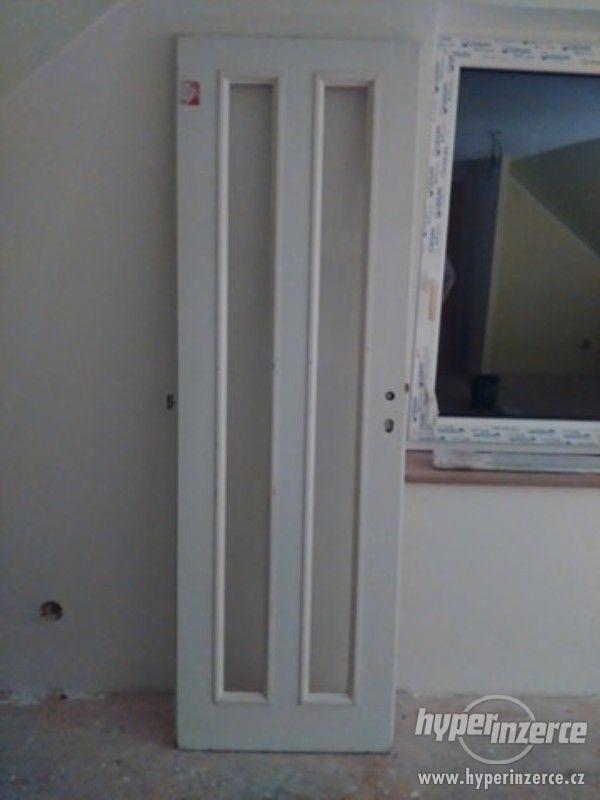 Interiérové dveře prosklené bílé pravé 60cm - foto 2