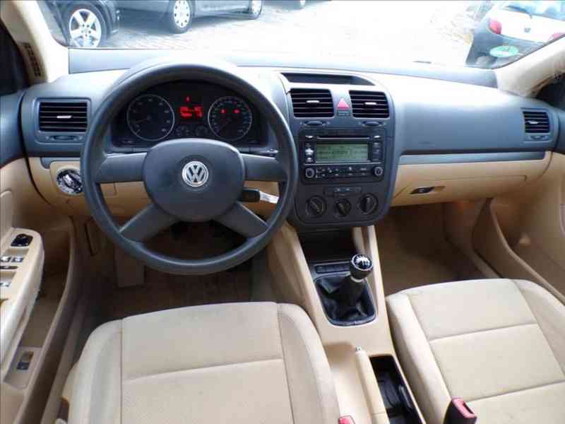 Vw Golf 2,0 FSI 110kW COMFORT - foto 5
