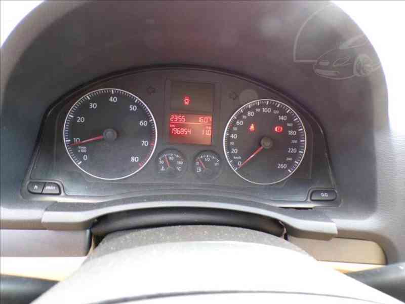 Vw Golf 2,0 FSI 110kW COMFORT - foto 6
