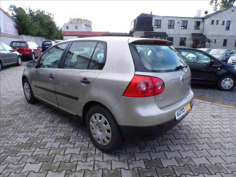 Vw Golf 2,0 FSI 110kW COMFORT - foto 3