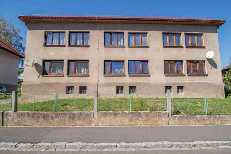 Slunný zděný byt 3+1 s balkonem a vl. zahrádkou v Sušici - foto 31