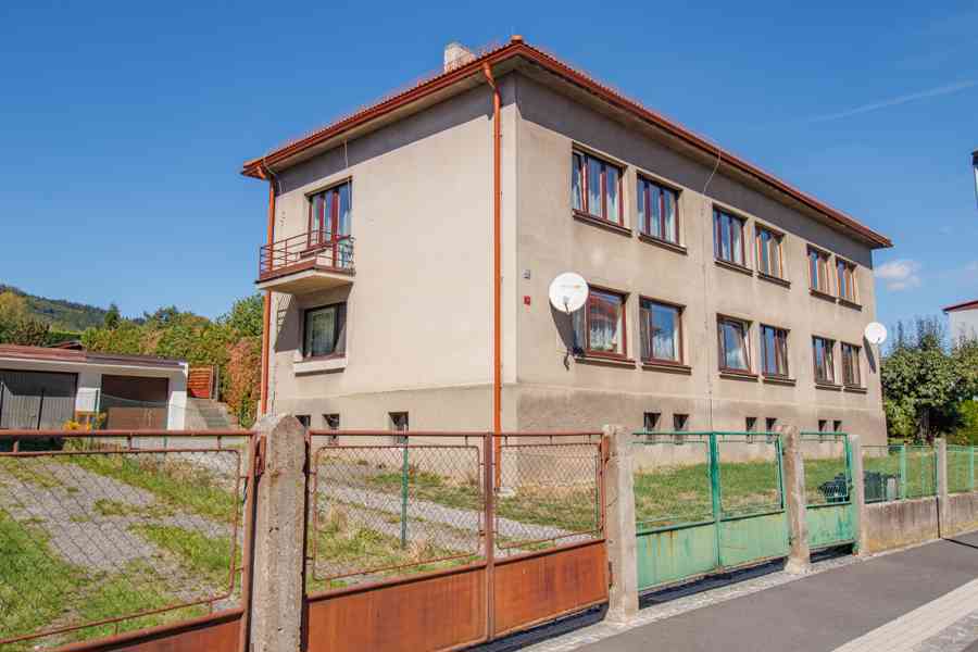 Slunný zděný byt 3+1 s balkonem a vl. zahrádkou v Sušici - foto 29