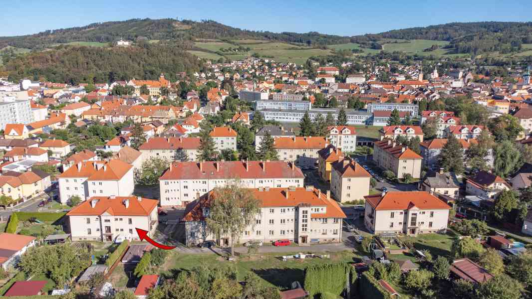 Slunný zděný byt 3+1 s balkonem a vl. zahrádkou v Sušici - foto 32