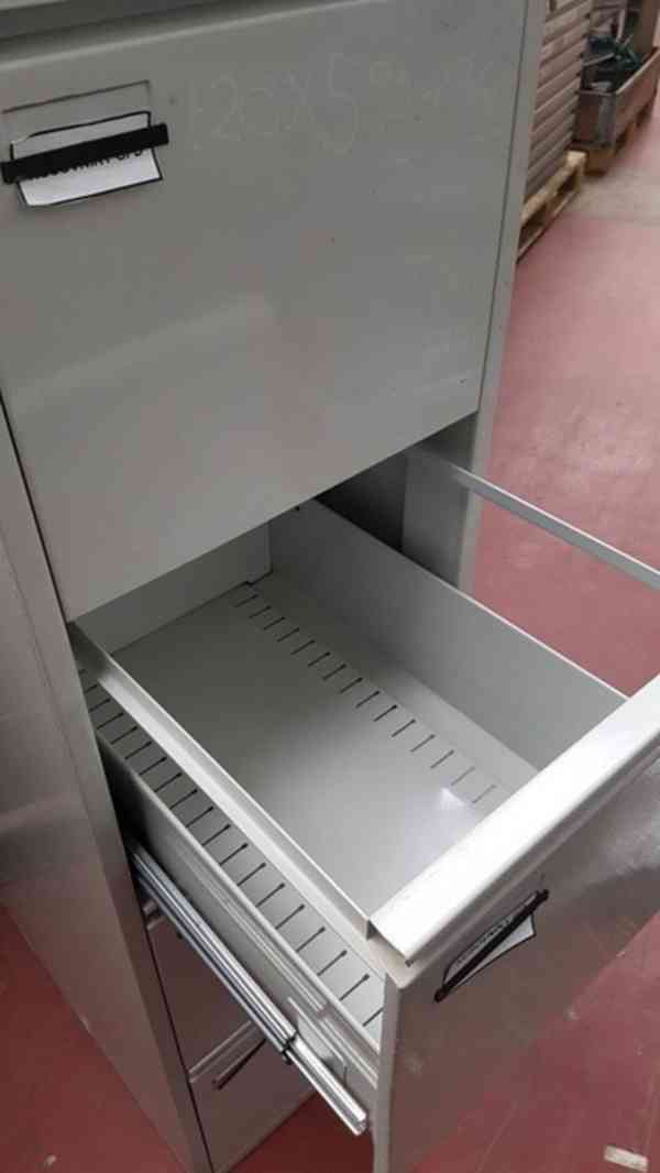 Skříň plechová kartotéková 420X590X1360   - foto 3