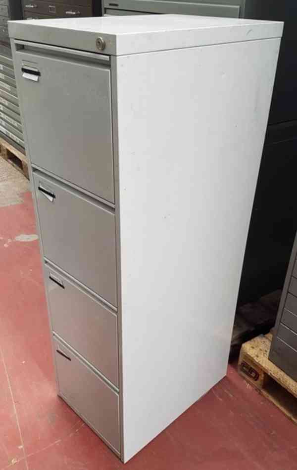 Skříň plechová kartotéková 420X590X1360  