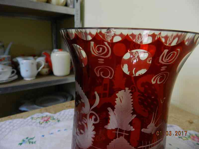 Hezká stará broušená rubínová Váza - foto 7