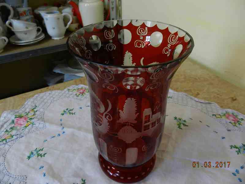 Hezká stará broušená rubínová Váza - foto 4