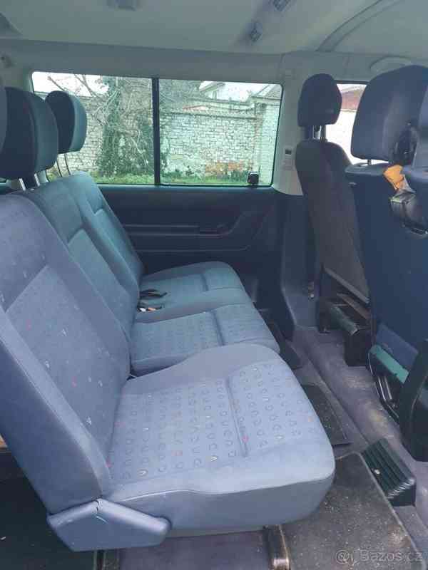 Volkswagen Caravelle 2,5 - foto 6
