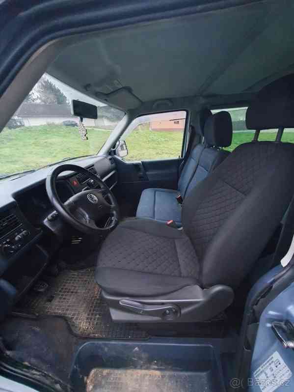 Volkswagen Caravelle 2,5 - foto 15