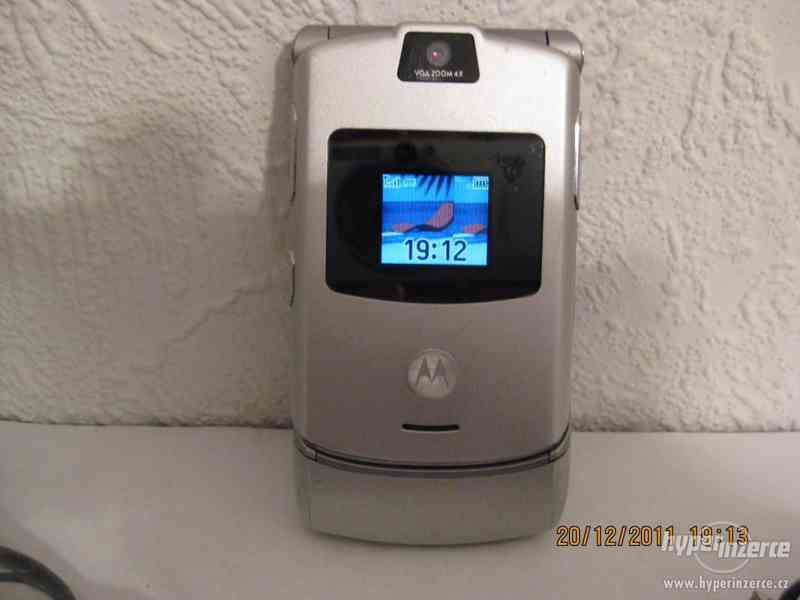 MOTOROLA V3+SIM karta  ZDARMA!!! - foto 2