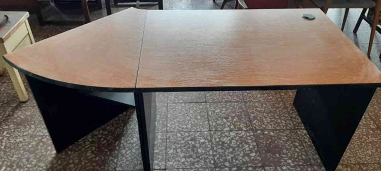 Kancelářský stůl s přístavkem  - foto 2