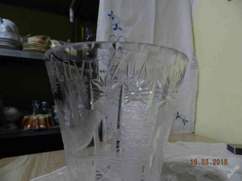Krásná broušená váza Tetřev Lovu Zdar - foto 7