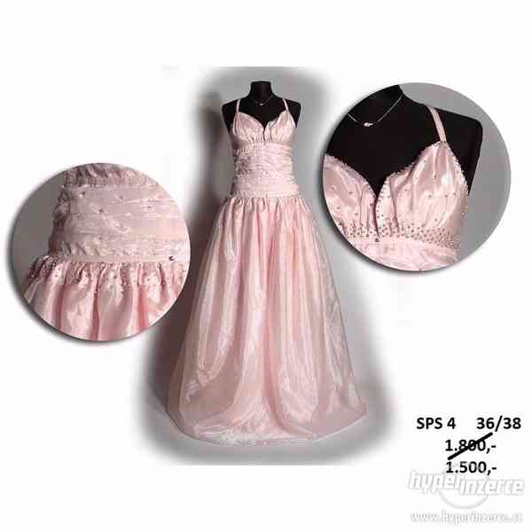 Světle růžové plesové šaty - foto 1