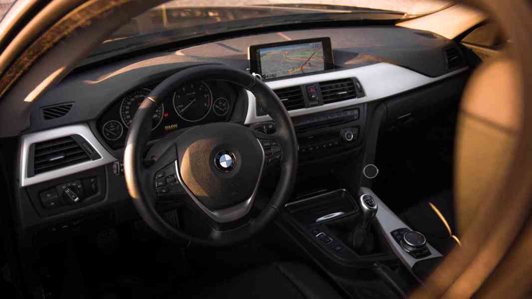 BMW GT 318d - foto 13