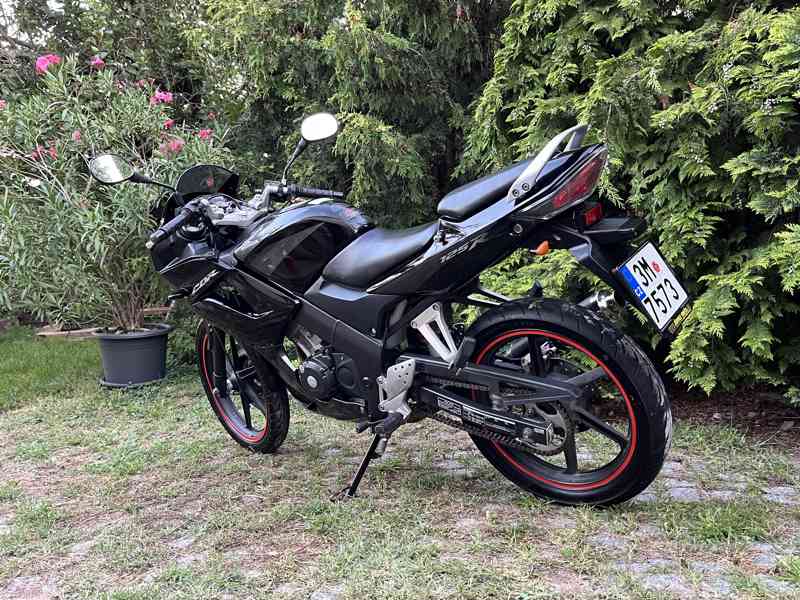 Honda CBR 125 R - foto 3