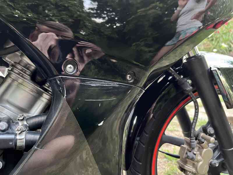 Honda CBR 125 R - foto 11