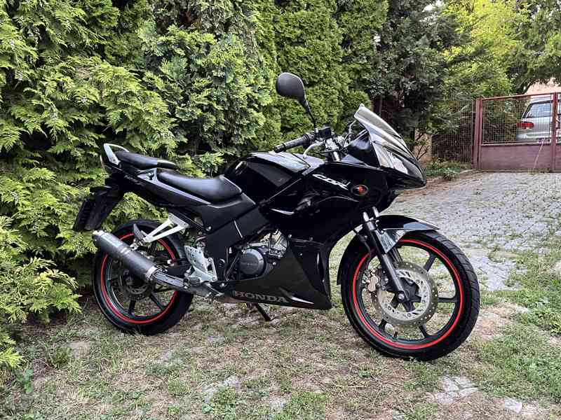 Honda CBR 125 R - foto 5