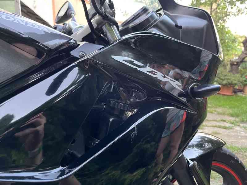 Honda CBR 125 R - foto 12