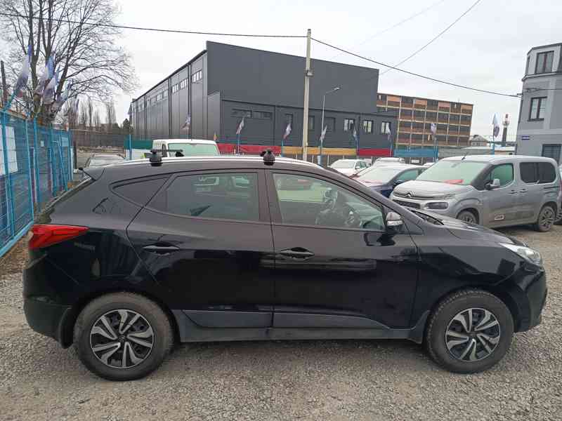 Hyundai ix35 2,0GDI 4WD ČR 1.maj 4x4  - foto 6