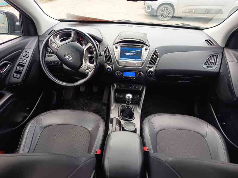 Hyundai ix35 2,0GDI 4WD ČR 1.maj 4x4  - foto 16