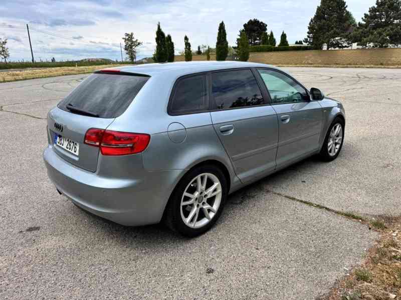 Audi A3 2,0 - foto 19