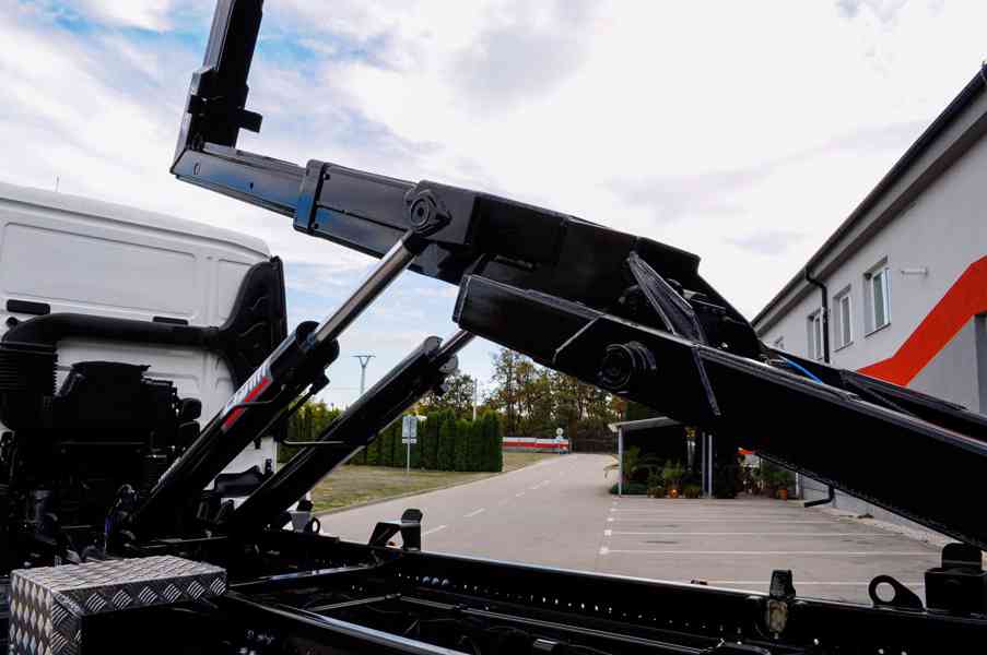 MAN TGM 18.250 - NOVÝ HÁKOVÝ NOSIČ KONTEJNERŮ CHARVÁT EU6 - foto 90