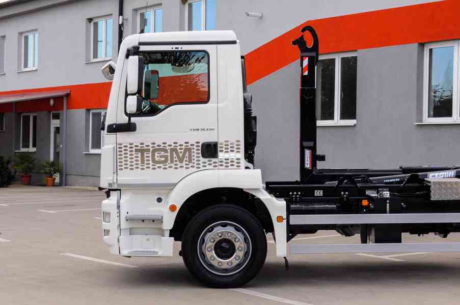 MAN TGM 18.250 - NOVÝ HÁKOVÝ NOSIČ KONTEJNERŮ CHARVÁT EU6 - foto 84