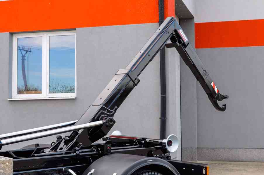 MAN TGM 18.250 - NOVÝ HÁKOVÝ NOSIČ KONTEJNERŮ CHARVÁT EU6 - foto 98
