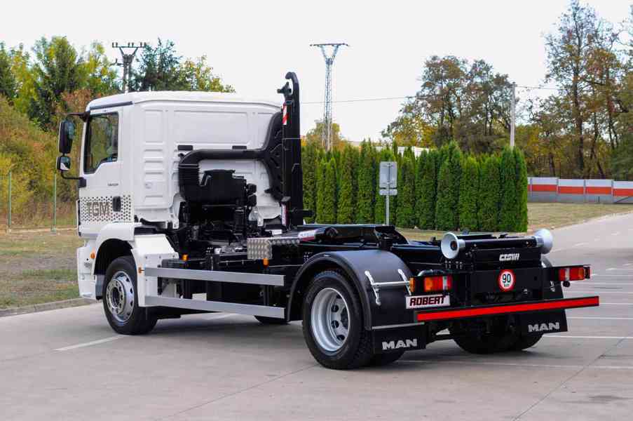 MAN TGM 18.250 - NOVÝ HÁKOVÝ NOSIČ KONTEJNERŮ CHARVÁT EU6 - foto 5