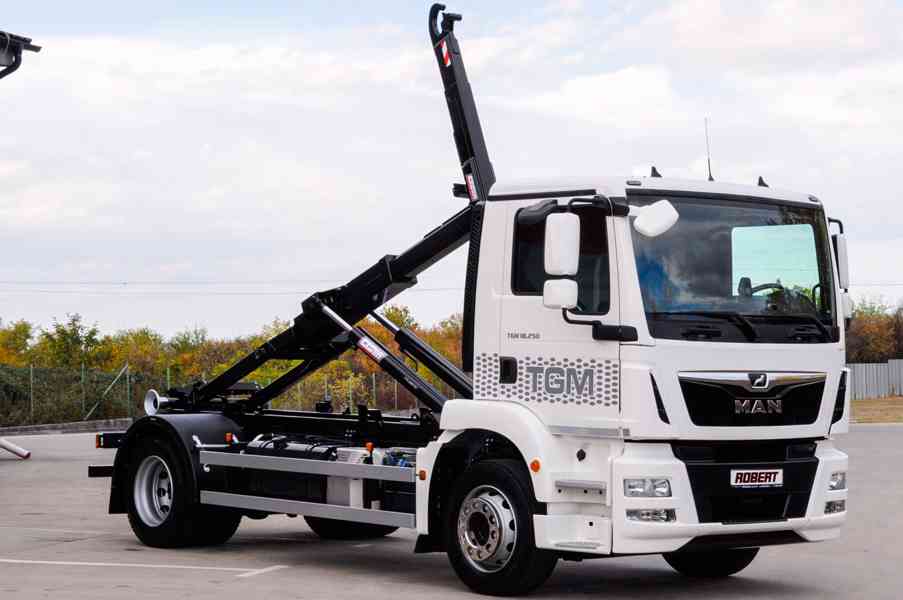 MAN TGM 18.250 - NOVÝ HÁKOVÝ NOSIČ KONTEJNERŮ CHARVÁT EU6 - foto 86