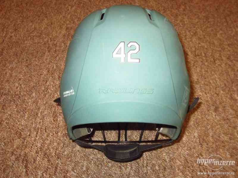 Baseballová helma Rawlings s mřížkou, zánovní. - foto 3