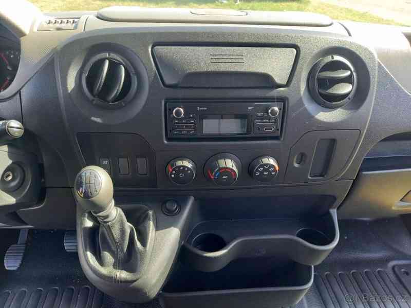 Renault Master 2,3   92kw 7míst - foto 17
