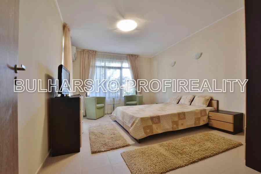 Bulharsko-PROSTORNÝ DVOUPODLAŽNÍ DŮM 4+kk (151 m²)  - foto 14