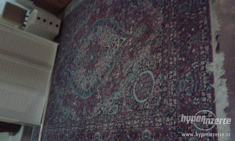 prodám starožitný velký bordo  koberec zámecký vzor - foto 1