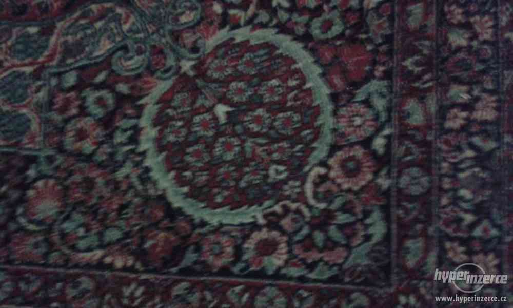 prodám starožitný velký bordo  koberec zámecký vzor - foto 3