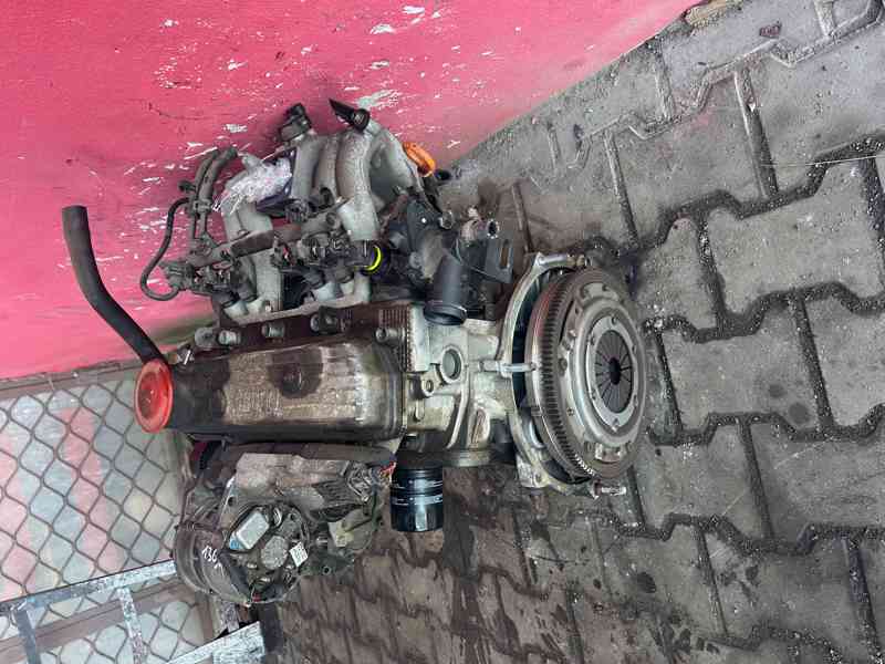 Motor 1,3 MPI Škoda Felicia 781.136M kompletní - foto 3