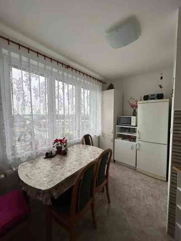 Pronájem bytu 3+1 73 m² - foto 5