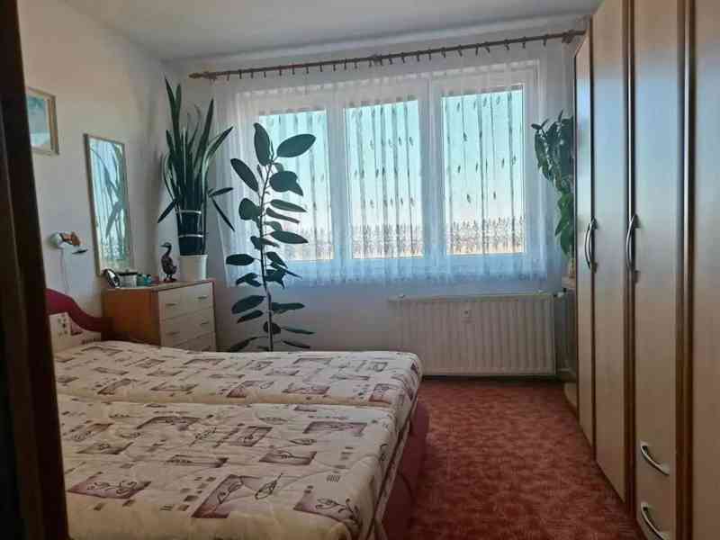 Pronájem bytu 3+1 73 m² - foto 3