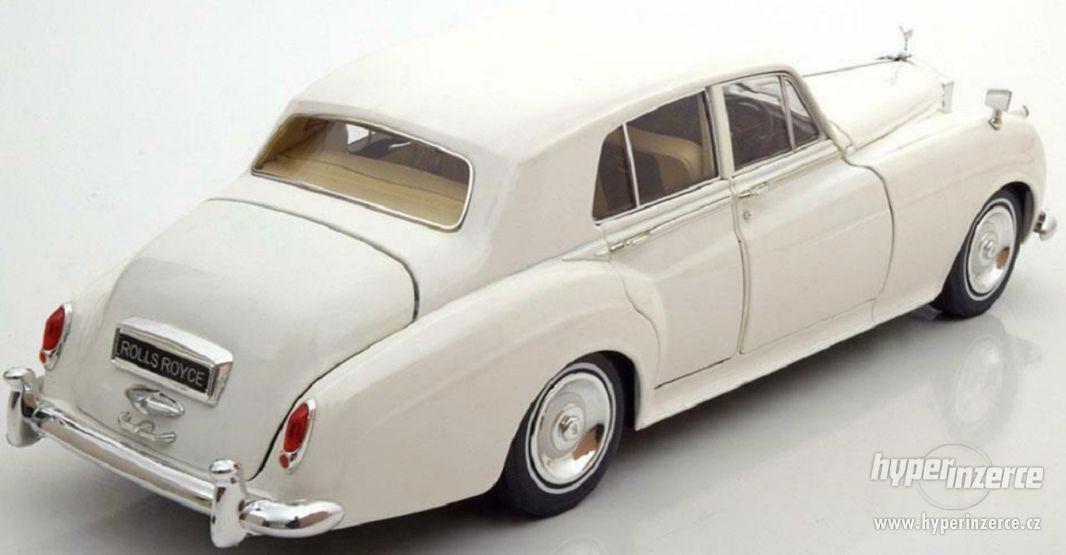 Model Rolls-Royce Silver Cloud II 1960 1:18 Minichamps - foto 2