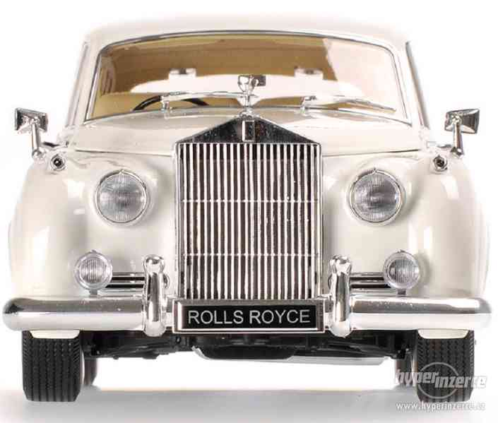 Model Rolls-Royce Silver Cloud II 1960 1:18 Minichamps - foto 3