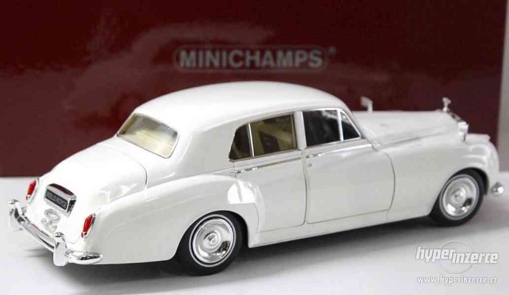 Model Rolls-Royce Silver Cloud II 1960 1:18 Minichamps - foto 9