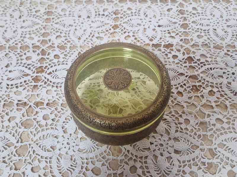 Luxusní uranová Dóza s oroplastikou Moser Karlovy Vary - foto 2