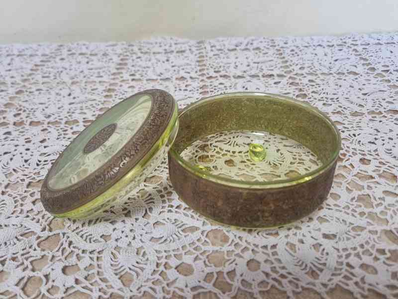 Luxusní uranová Dóza s oroplastikou Moser Karlovy Vary - foto 5