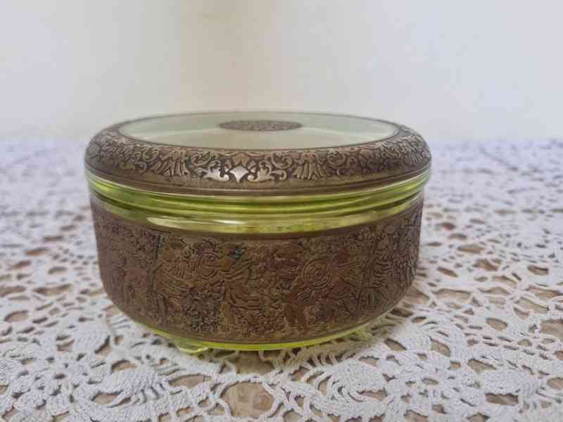 Luxusní uranová Dóza s oroplastikou Moser Karlovy Vary - foto 3