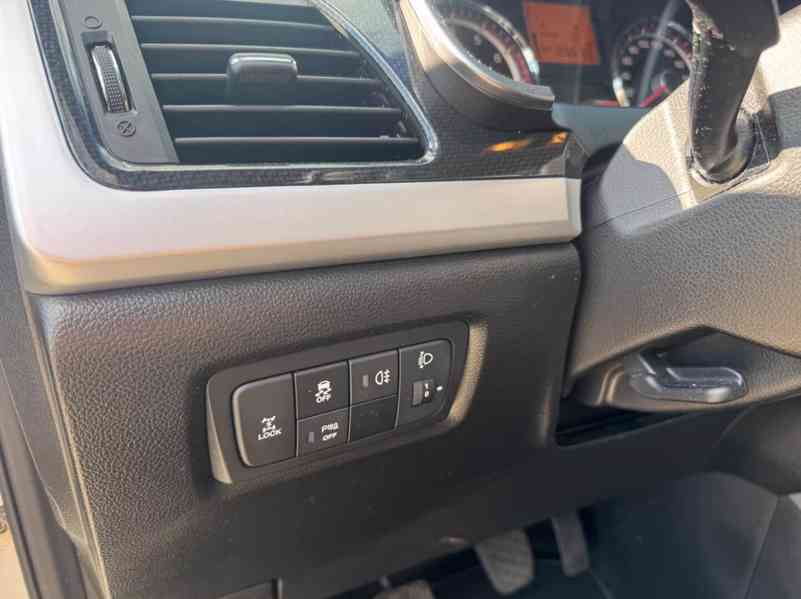 Ssangyong Korando 2.0 XGi 4x4 benzín 110kw - foto 11