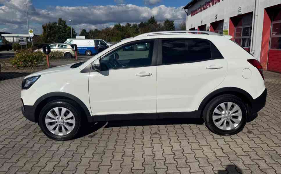 Ssangyong Korando 2.0 XGi 4x4 benzín 110kw - foto 8