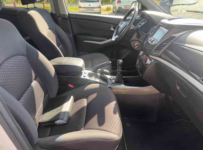 Ssangyong Korando 2.0 XGi 4x4 benzín 110kw - foto 17