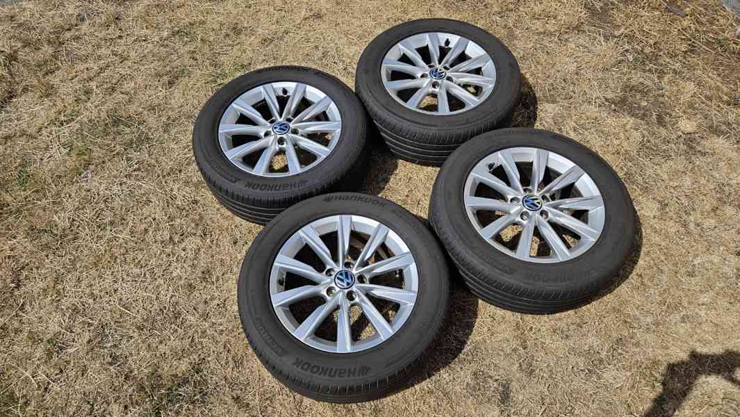 VW Tiguan alu kola elektrony 17" pneumatiky 235/55R17 - foto 3