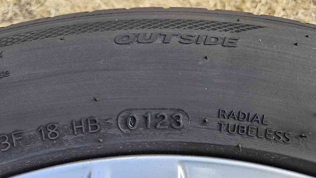VW Tiguan alu kola elektrony 17" pneumatiky 235/55R17 - foto 6