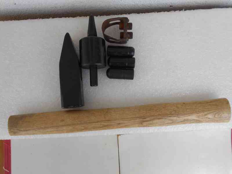 Zahradnické ruční  nářadí. - foto 13